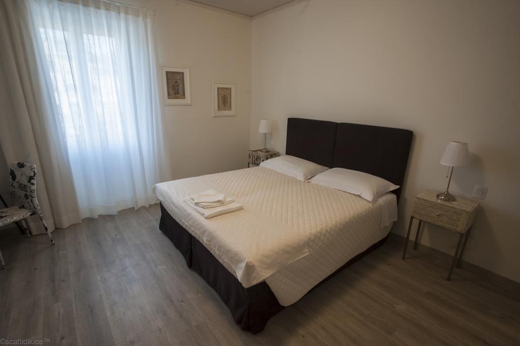 Dimora 16 Rooms & Garden ปาล์มเดดเซิร์ท ภายนอก รูปภาพ